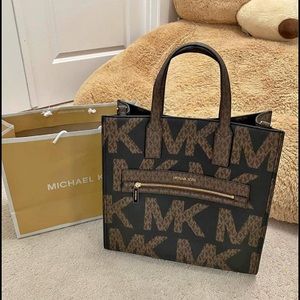 Brand New Michael Kors Signature Brown Tote